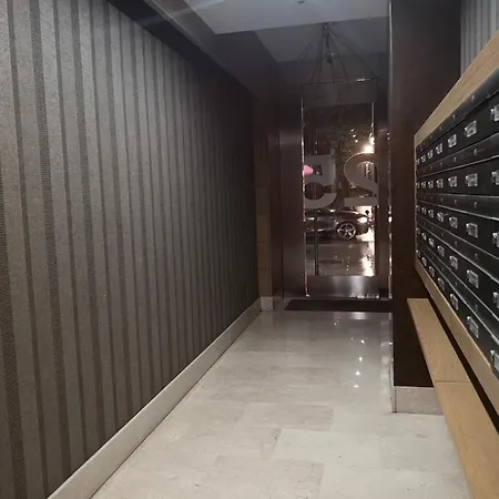 Happy Home, Centro De